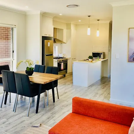 Bardia Quiet & Adorable Modern 5 Bedroom House-2